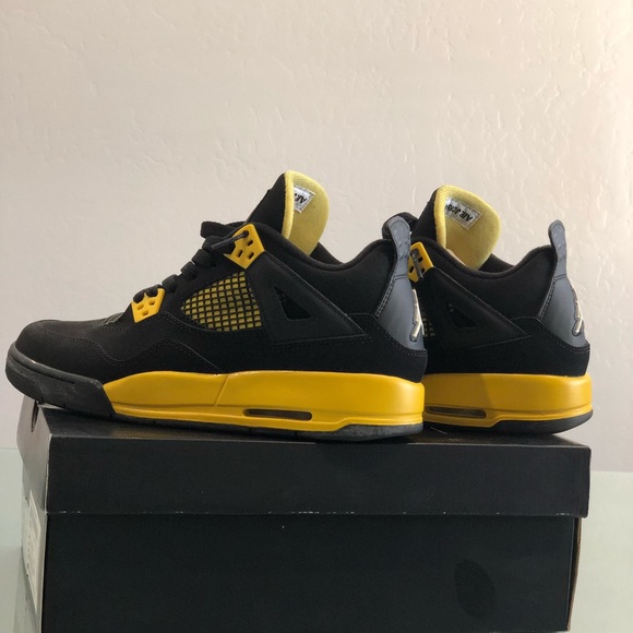 Air Jordan 4 Thunder - Picture 4 of 6